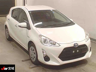 TOYOTA AQUA 2016