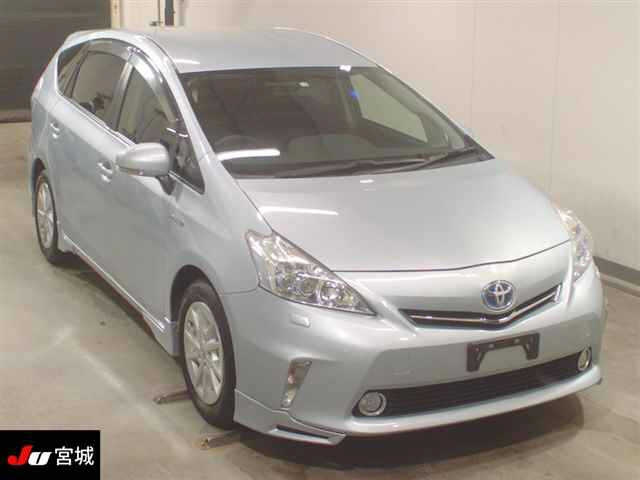 TOYOTA PRIUS ALPHA 2012