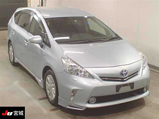 TOYOTA PRIUS ALPHA 2012