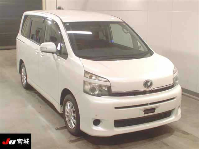 TOYOTA VOXY 2012
