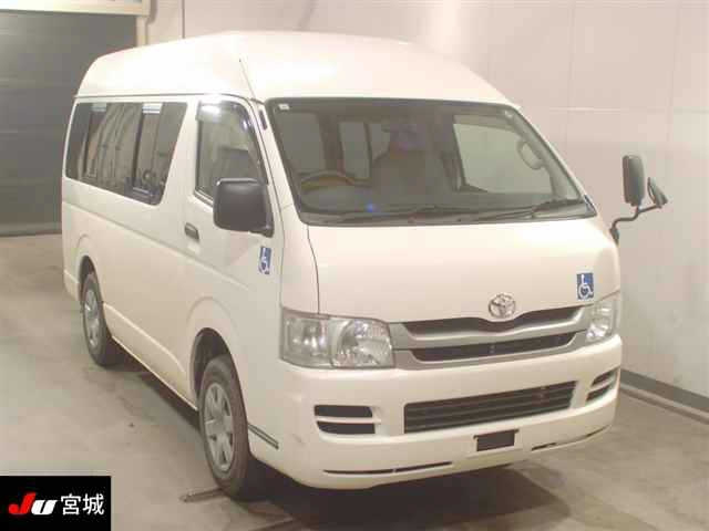 TOYOTA HIACE VAN 2010