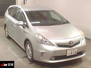 TOYOTA PRIUS ALPHA 2014