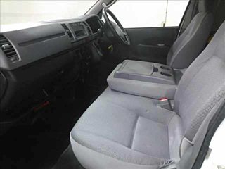 TOYOTA HIACE VAN 2010