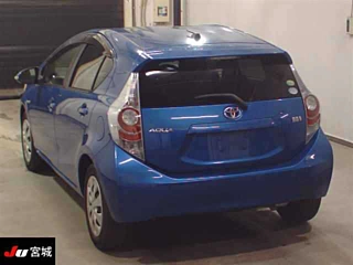 TOYOTA AQUA 2012