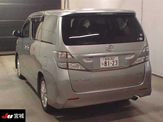 TOYOTA VELLFIRE 2010