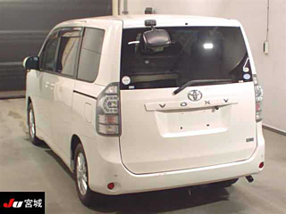 TOYOTA VOXY 2012