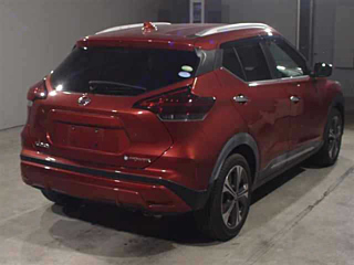 NISSAN KIX 2020