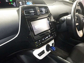 TOYOTA PRIUS 2016
