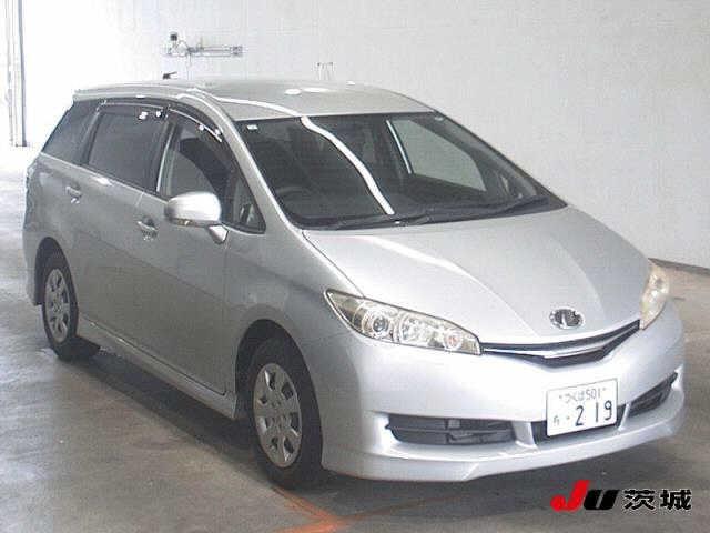 TOYOTA WISH 2015