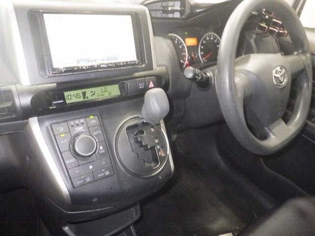 TOYOTA WISH 2015