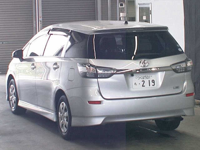 TOYOTA WISH 2015