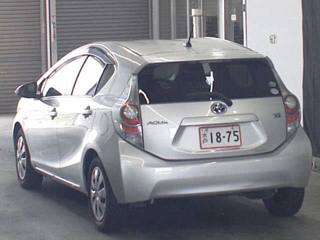 TOYOTA AQUA 2012