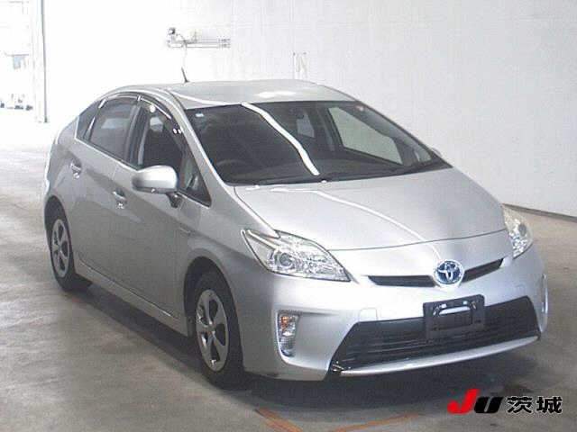 TOYOTA PRIUS 2014