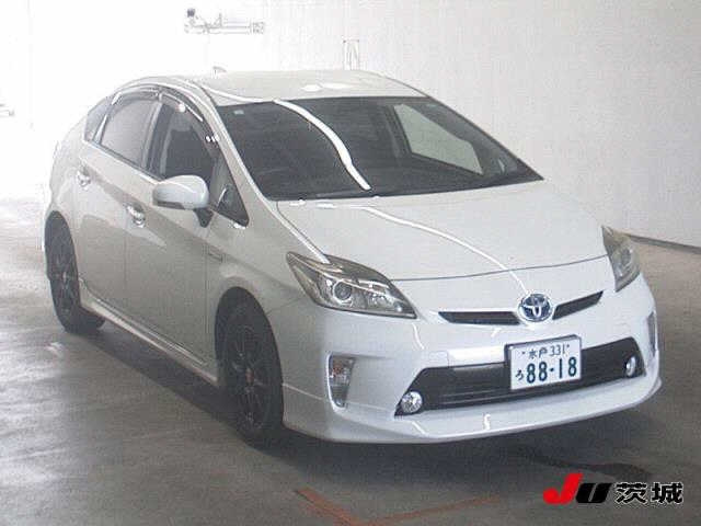 TOYOTA PRIUS 2013