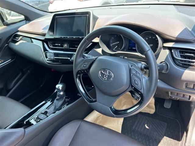 TOYOTA C-HR 2017