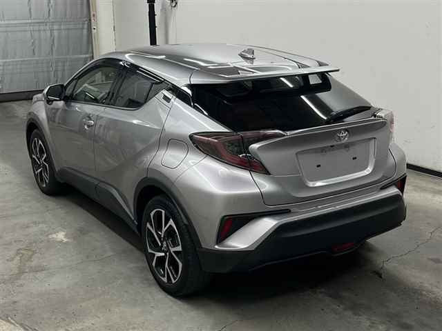 TOYOTA C-HR 2017