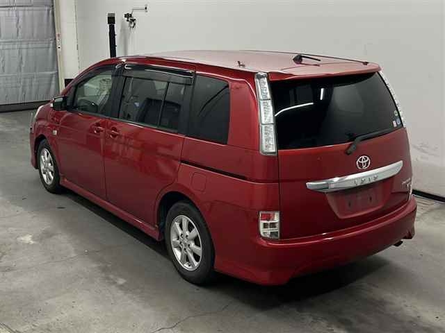 TOYOTA ISIS 2013
