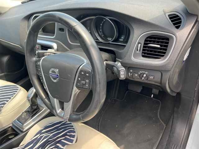 VOLVO V40 2013