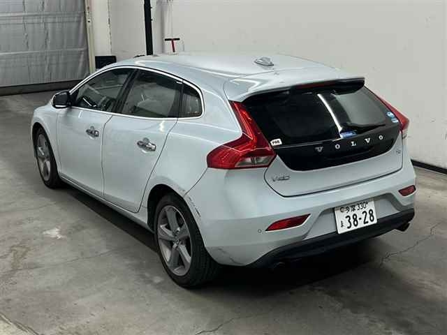 VOLVO V40 2013