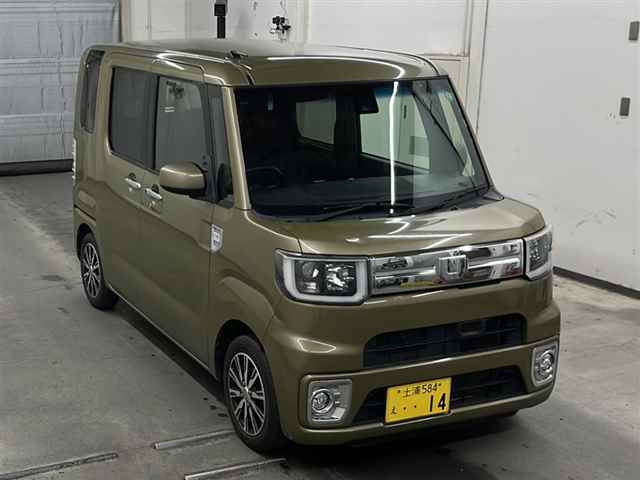 DAIHATSU WAKE 2016