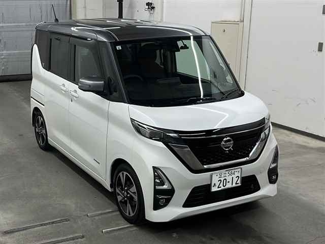 NISSAN ROOX 2021