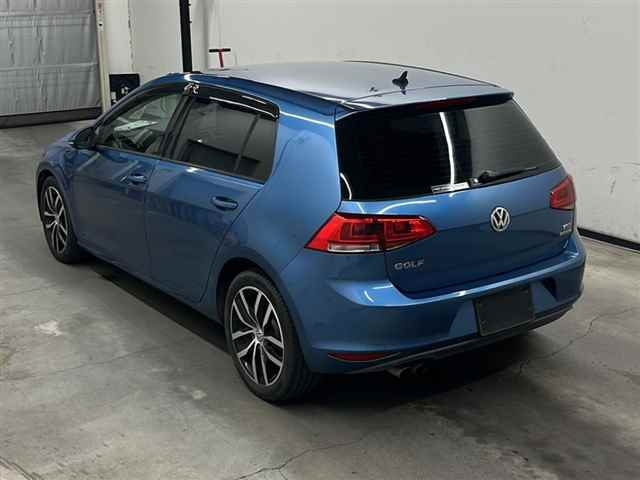 VOLKSWAGEN GOLF 2014