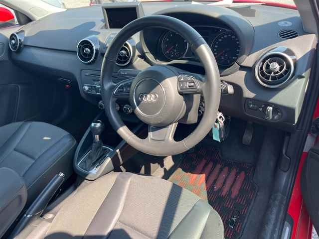 AUDI A1 2011