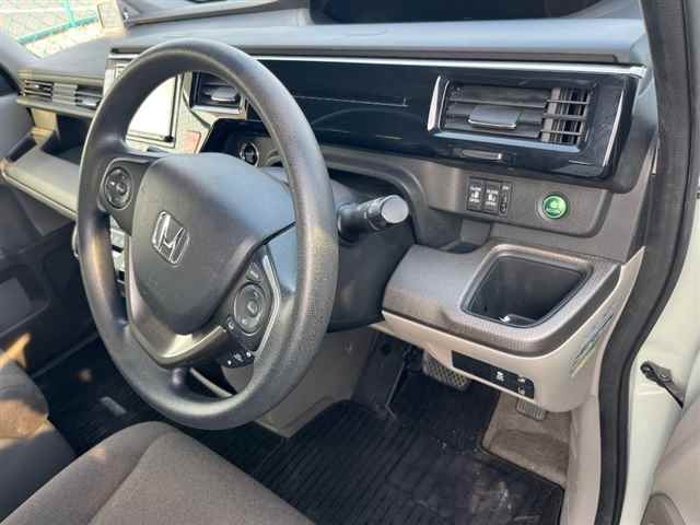 HONDA STEP WAGON 2016