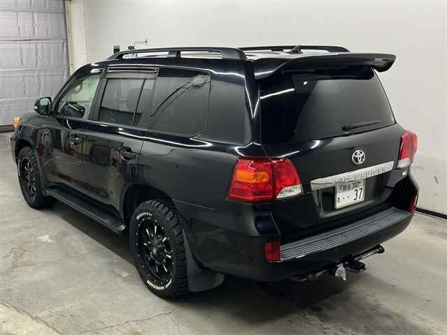 TOYOTA LAND CRUISER 2013