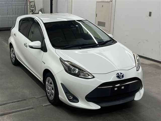 TOYOTA AQUA 2018