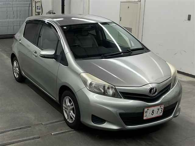 TOYOTA VITZ 2011