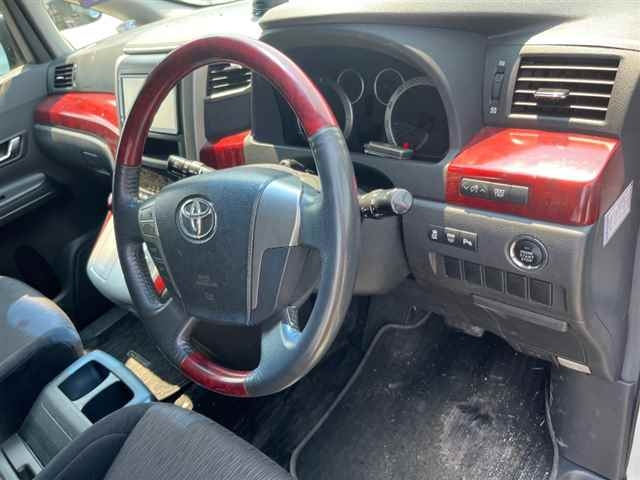 TOYOTA ALPHARD 2010