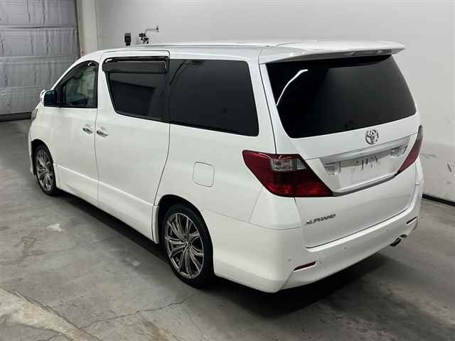 TOYOTA ALPHARD 2010