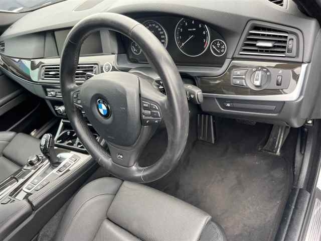BMW 5 SERIES 2011
