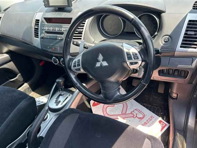 MITSUBISHI OUTLANDER 2010