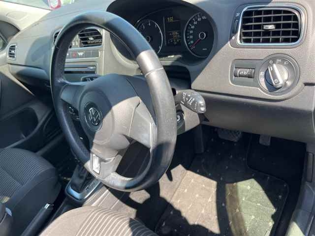 VOLKSWAGEN POLO 2011