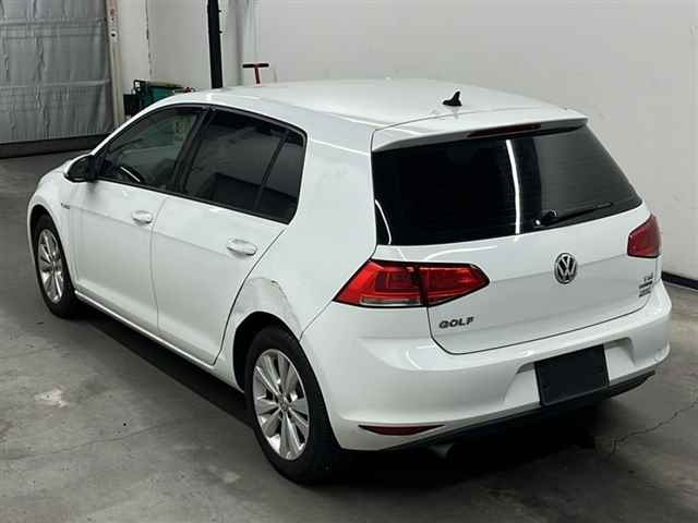 VOLKSWAGEN GOLF 2014