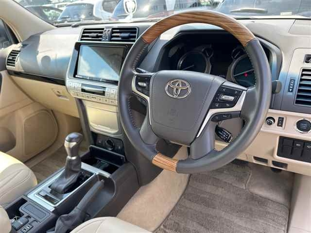 TOYOTA LAND CRUISER PRADO 2022