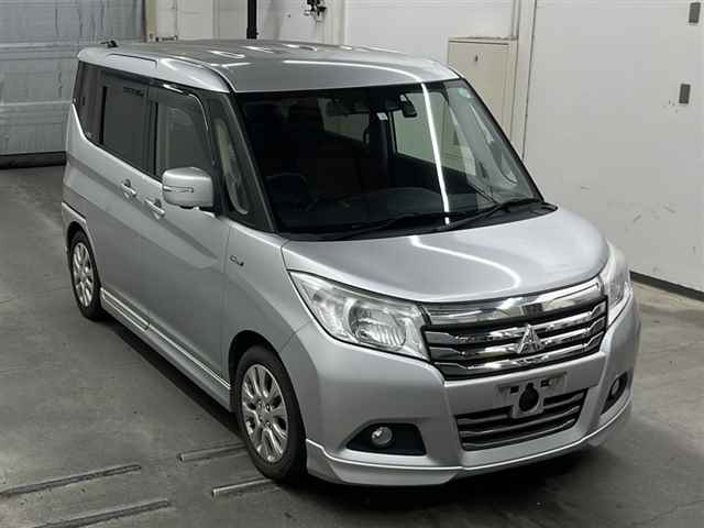 MITSUBISHI DELICA D2 2020