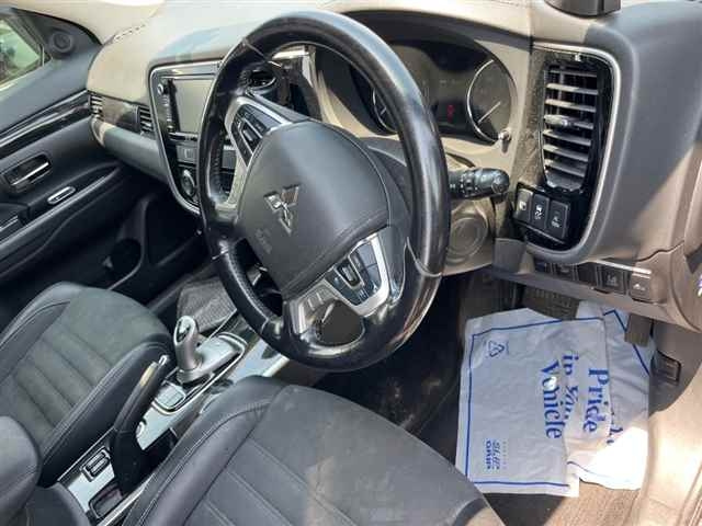 MITSUBISHI OUTLANDER PHEV 2015
