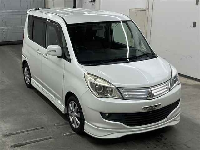 MITSUBISHI DELICA D2 2012