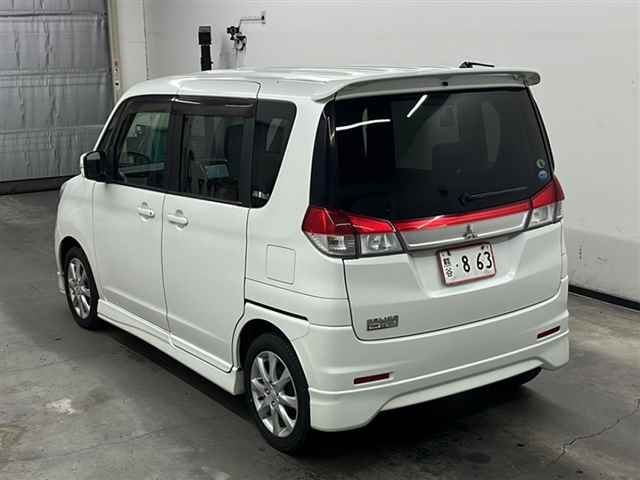 MITSUBISHI DELICA D2 2012