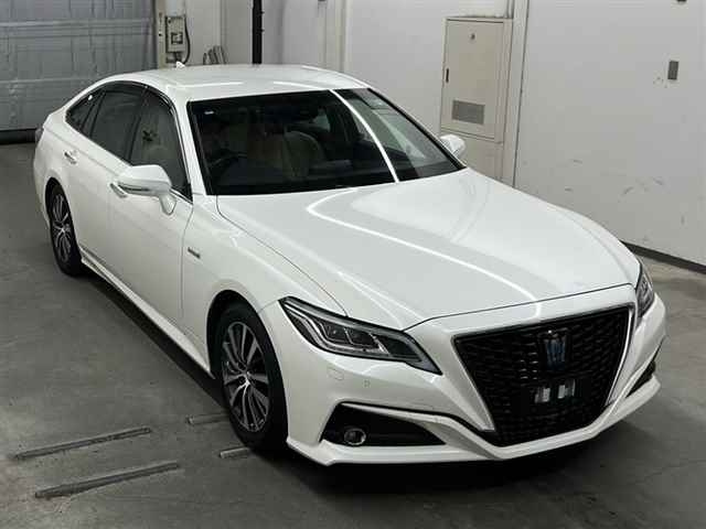 TOYOTA CROWN 2018