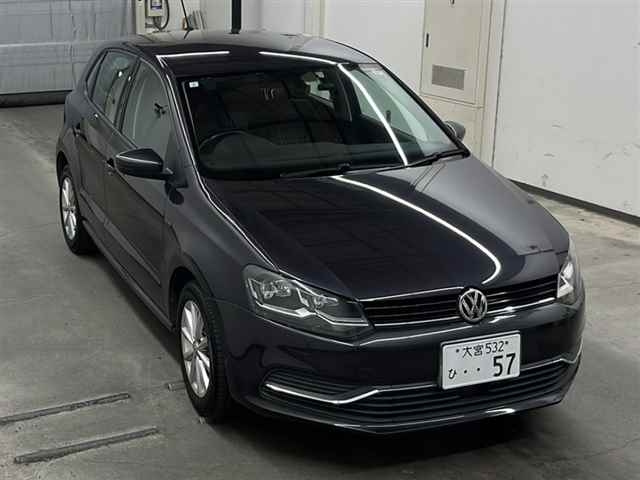 VOLKSWAGEN POLO 2015