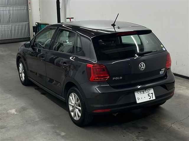 VOLKSWAGEN POLO 2015