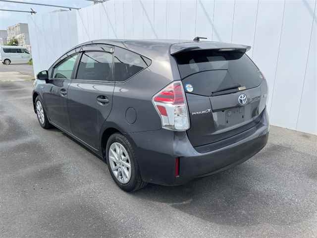 TOYOTA PRIUS ALPHA 2020