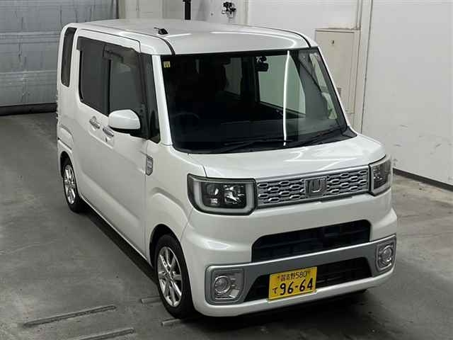 DAIHATSU WAKE 2014