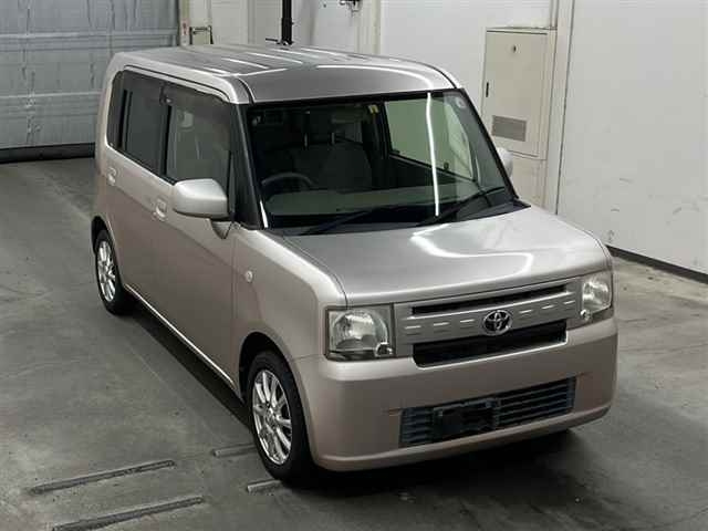 TOYOTA PIXIS SPACE 2012