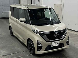 NISSAN ROOX 2021