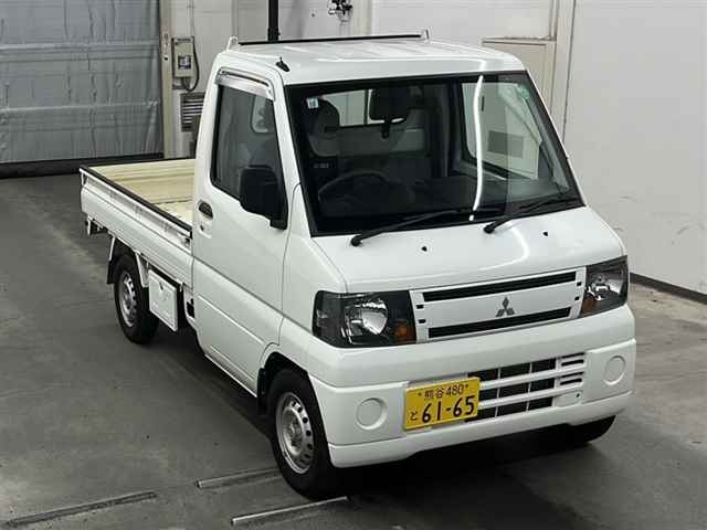 MITSUBISHI MINICAB TRUCK 2010